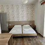 Villa2 * Golem (Tirana)